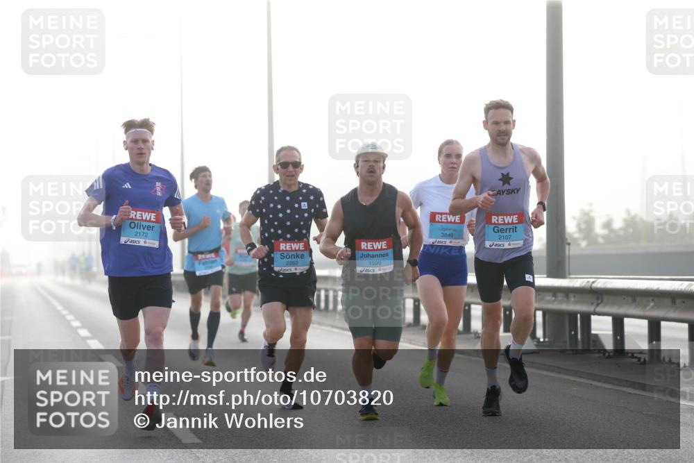03.10.2026 - Köhlbrandbrückenlauf Jannik Wohlers http://msf.ph/oto/10703820 03.10.2026 09:11:51 Position 3 2172, 2263, 1599, 3849, 2107 meine-sportfotos.de