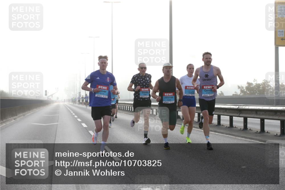 03.10.2026 - Köhlbrandbrückenlauf Jannik Wohlers http://msf.ph/oto/10703825 03.10.2026 09:11:53 Position 3 2172, 1599, 2107 meine-sportfotos.de