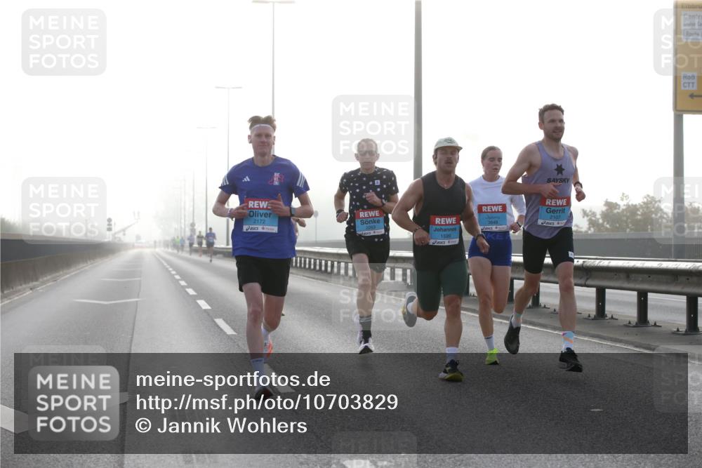 03.10.2026 - Köhlbrandbrückenlauf Jannik Wohlers http://msf.ph/oto/10703829 03.10.2026 09:11:53 Position 3 2172, 1599, 3849, 2107 meine-sportfotos.de