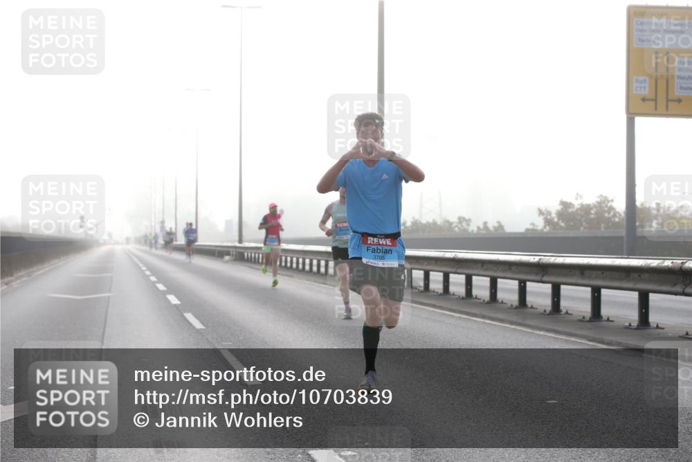 03.10.2026 - Köhlbrandbrückenlauf Jannik Wohlers http://msf.ph/oto/10703839 03.10.2026 09:11:55 Position 3 3705 meine-sportfotos.de