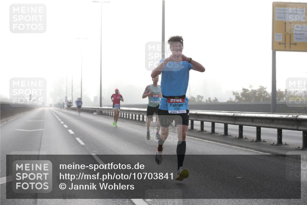 03.10.2026 - Köhlbrandbrückenlauf Jannik Wohlers http://msf.ph/oto/10703841 03.10.2026 09:11:55 Position 3 3705 meine-sportfotos.de