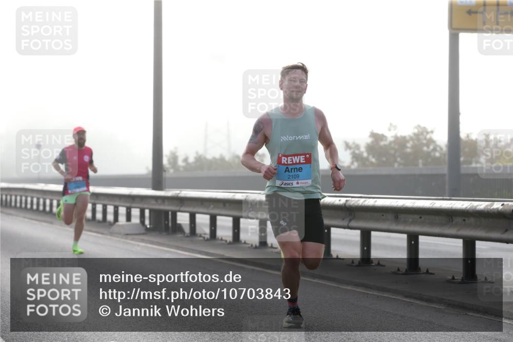 03.10.2026 - Köhlbrandbrückenlauf Jannik Wohlers http://msf.ph/oto/10703843 03.10.2026 09:11:57 Position 3 2109 meine-sportfotos.de