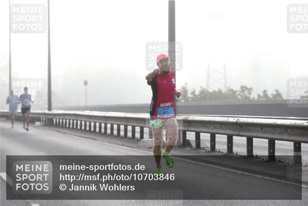 03.10.2026 - Köhlbrandbrückenlauf Jannik Wohlers http://msf.ph/oto/10703846 03.10.2026 09:11:58 Position 3 3823 meine-sportfotos.de