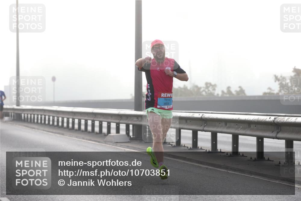 03.10.2026 - Köhlbrandbrückenlauf Jannik Wohlers http://msf.ph/oto/10703851 03.10.2026 09:11:58 Position 3 3823 meine-sportfotos.de