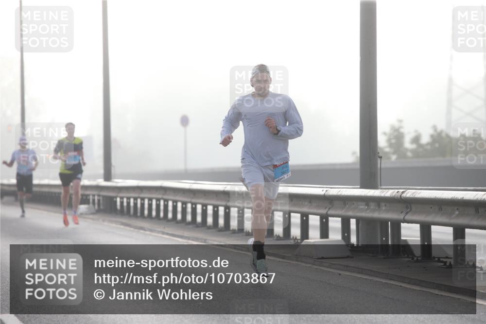 03.10.2026 - Köhlbrandbrückenlauf Jannik Wohlers http://msf.ph/oto/10703867 03.10.2026 09:12:06 Position 3 3827 meine-sportfotos.de
