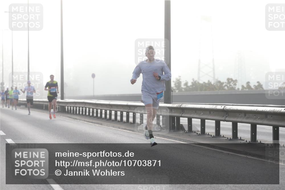03.10.2026 - Köhlbrandbrückenlauf Jannik Wohlers http://msf.ph/oto/10703871 03.10.2026 09:12:07 Position 3  meine-sportfotos.de