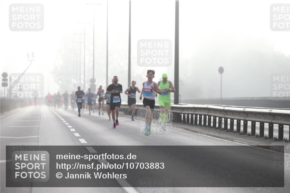 03.10.2026 - Köhlbrandbrückenlauf Jannik Wohlers http://msf.ph/oto/10703883 03.10.2026 09:12:29 Position 3  meine-sportfotos.de
