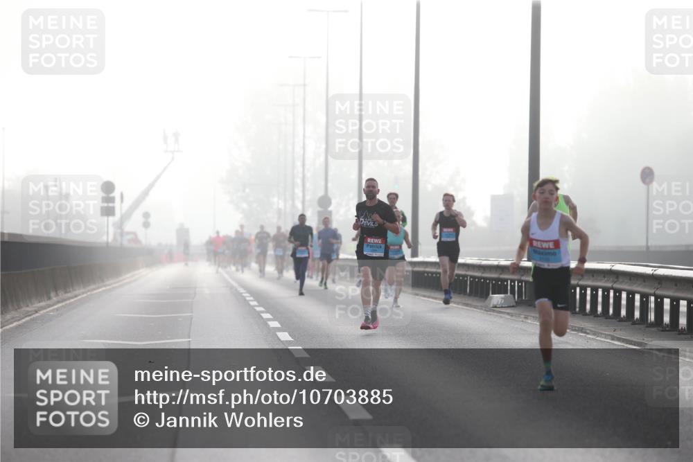 03.10.2026 - Köhlbrandbrückenlauf Jannik Wohlers http://msf.ph/oto/10703885 03.10.2026 09:12:31 Position 3  meine-sportfotos.de