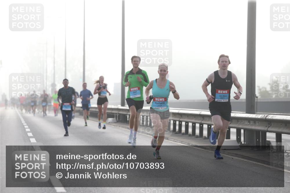 03.10.2026 - Köhlbrandbrückenlauf Jannik Wohlers http://msf.ph/oto/10703893 03.10.2026 09:12:40 Position 3 2124, 3801 meine-sportfotos.de