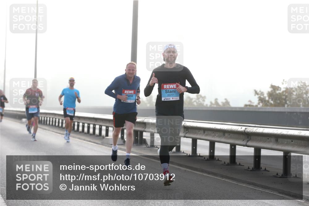 03.10.2026 - Köhlbrandbrückenlauf Jannik Wohlers http://msf.ph/oto/10703912 03.10.2026 09:12:54 Position 3 2375, 2077 meine-sportfotos.de