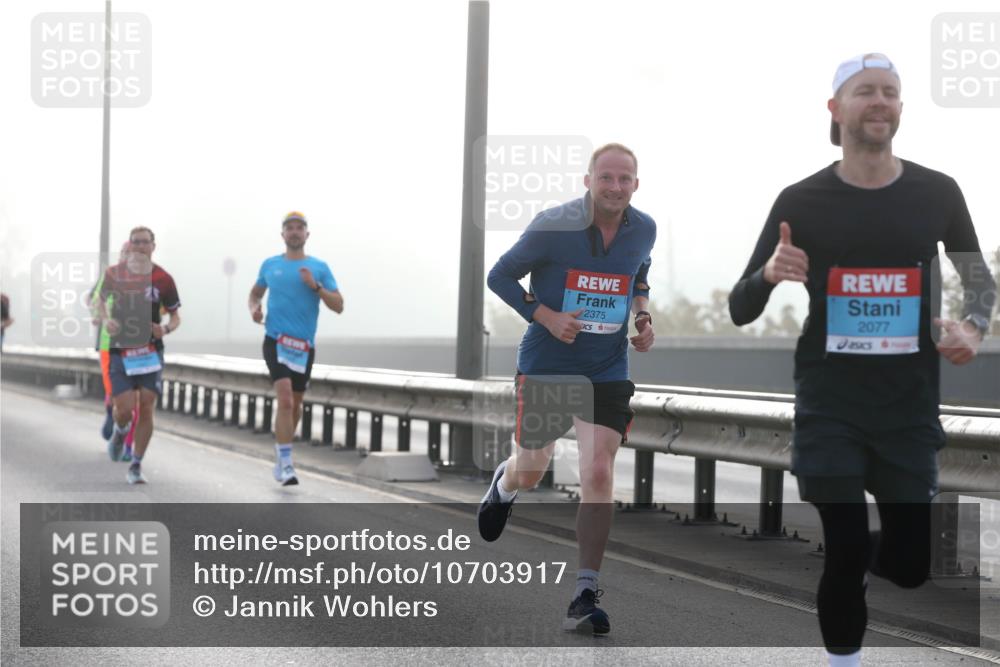 03.10.2026 - Köhlbrandbrückenlauf Jannik Wohlers http://msf.ph/oto/10703917 03.10.2026 09:12:55 Position 3 2375, 2077 meine-sportfotos.de