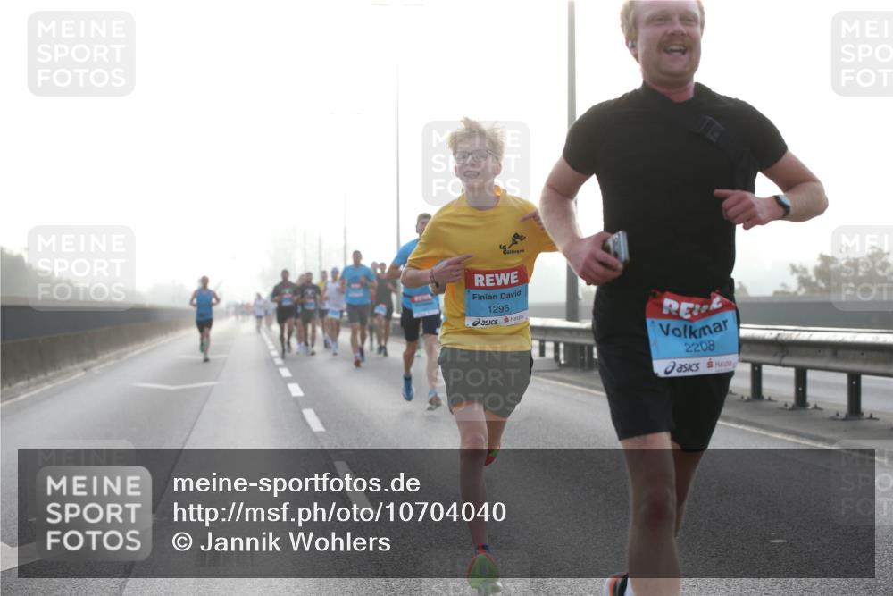 03.10.2026 - Köhlbrandbrückenlauf Jannik Wohlers http://msf.ph/oto/10704040 03.10.2026 09:13:29 Position 3 1296, 2208 meine-sportfotos.de