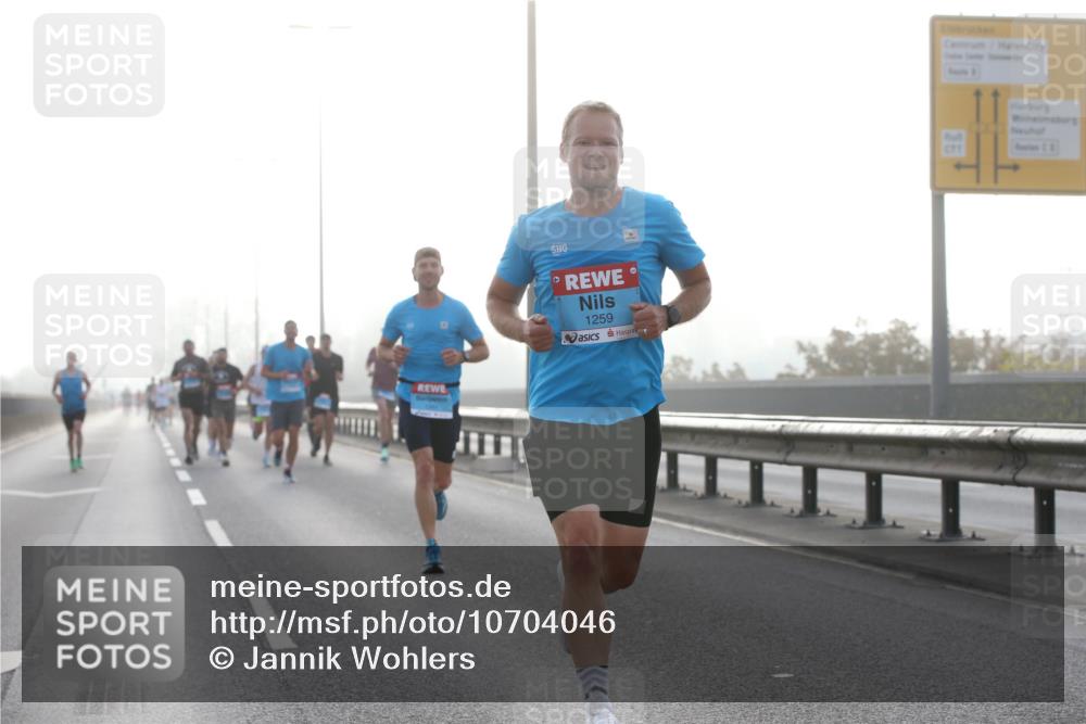 03.10.2026 - Köhlbrandbrückenlauf Jannik Wohlers http://msf.ph/oto/10704046 03.10.2026 09:13:31 Position 3 1259, 16 meine-sportfotos.de