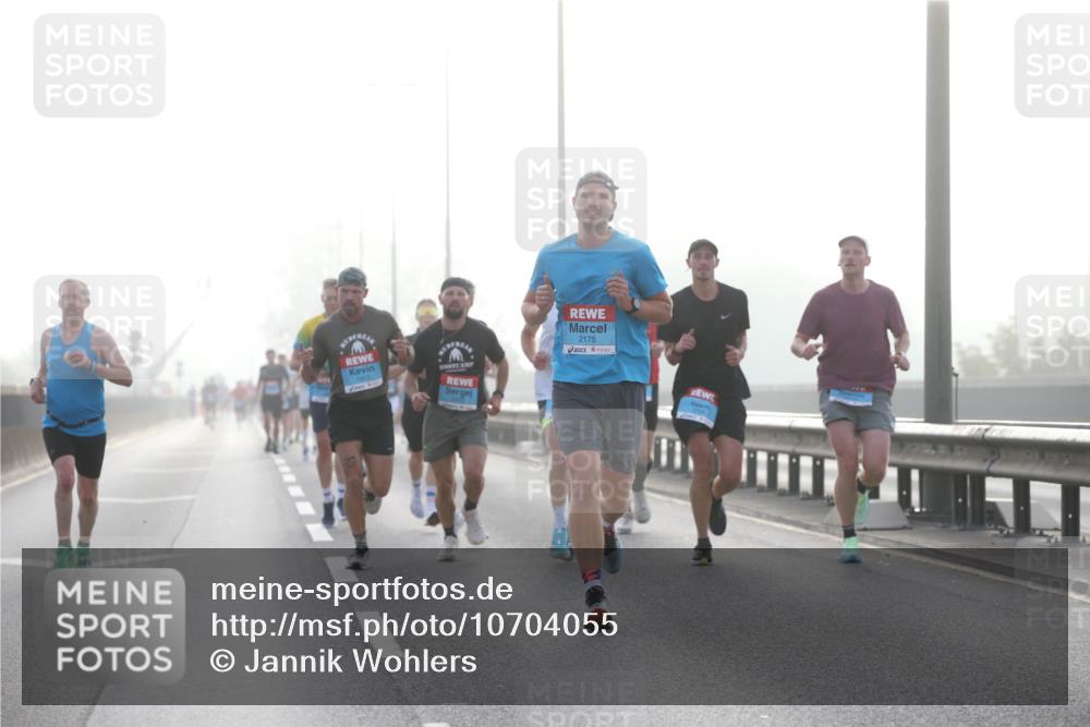 03.10.2026 - Köhlbrandbrückenlauf Jannik Wohlers http://msf.ph/oto/10704055 03.10.2026 09:13:33 Position 3 2175 meine-sportfotos.de