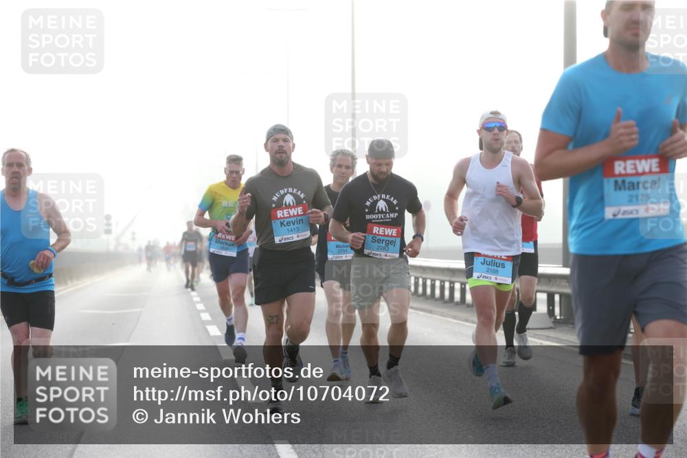 03.10.2026 - Köhlbrandbrückenlauf Jannik Wohlers http://msf.ph/oto/10704072 03.10.2026 09:13:35 Position 3 1413, 3791, 2283, 2108, 2175 meine-sportfotos.de