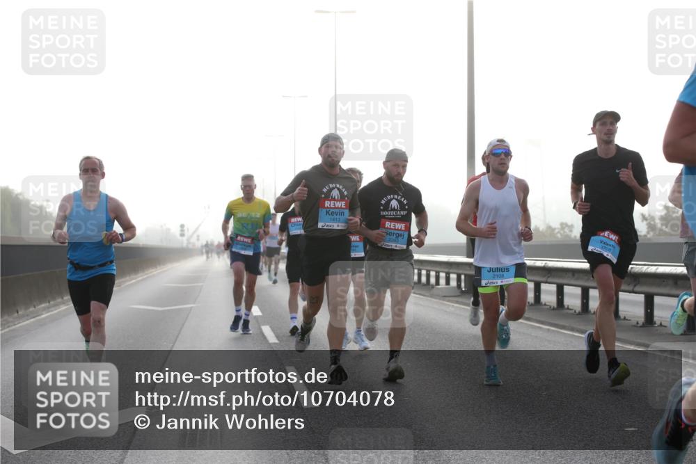 03.10.2026 - Köhlbrandbrückenlauf Jannik Wohlers http://msf.ph/oto/10704078 03.10.2026 09:13:36 Position 3 1413, 2283, 2108, 08 meine-sportfotos.de