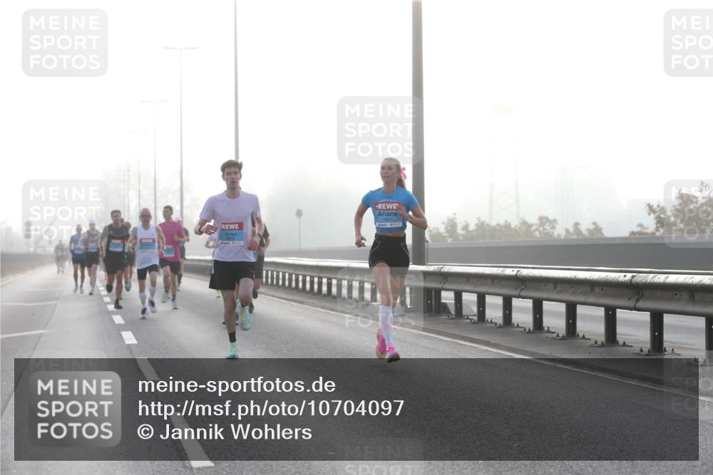 03.10.2026 - Köhlbrandbrückenlauf Jannik Wohlers http://msf.ph/oto/10704097 03.10.2026 09:13:41 Position 3 1523 meine-sportfotos.de