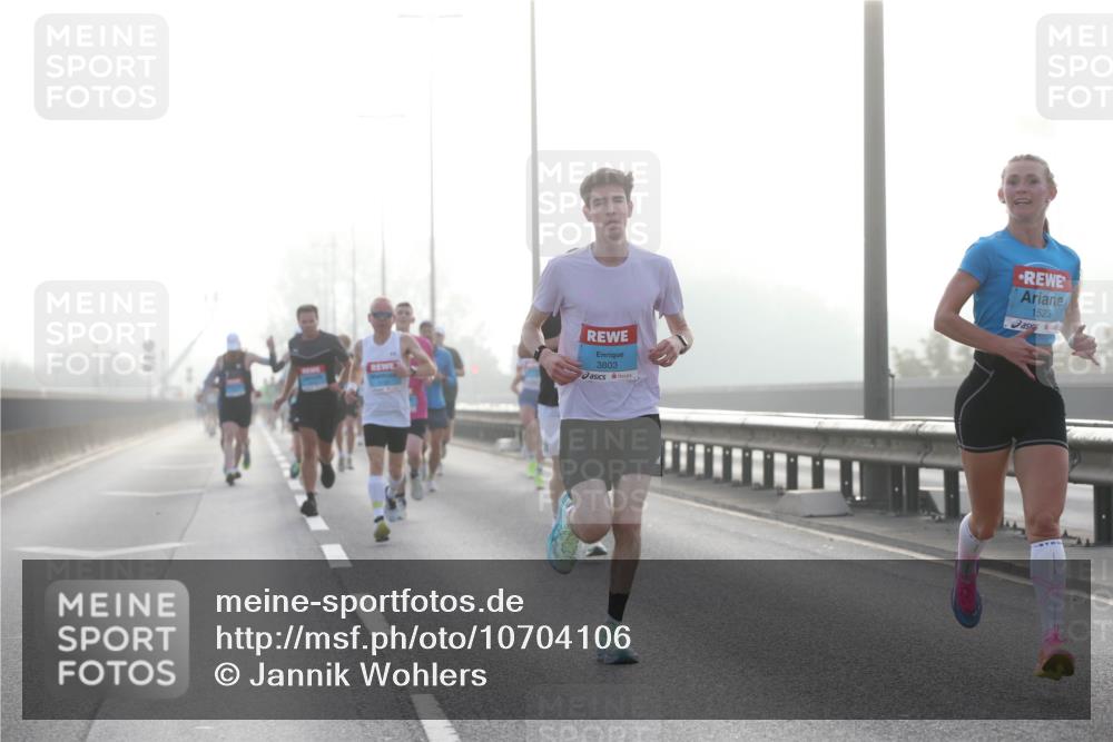 03.10.2026 - Köhlbrandbrückenlauf Jannik Wohlers http://msf.ph/oto/10704106 03.10.2026 09:13:42 Position 3 3803, 1523 meine-sportfotos.de