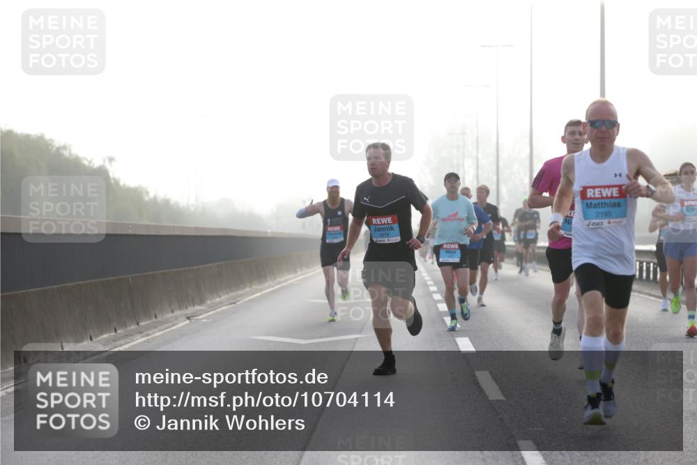 03.10.2026 - Köhlbrandbrückenlauf Jannik Wohlers http://msf.ph/oto/10704114 03.10.2026 09:13:45 Position 3 14, 2195, 2219 meine-sportfotos.de