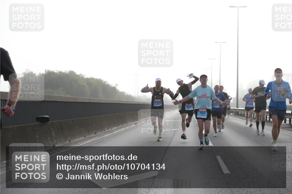 03.10.2026 - Köhlbrandbrückenlauf Jannik Wohlers http://msf.ph/oto/10704134 03.10.2026 09:13:48 Position 3  meine-sportfotos.de