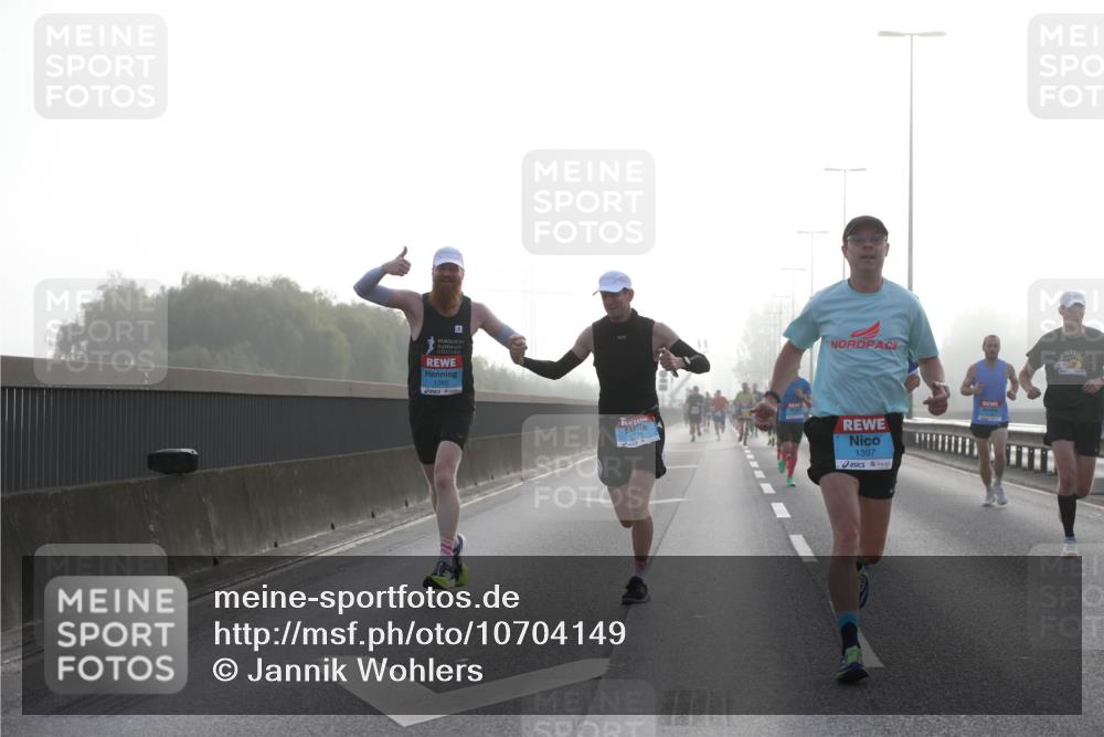 03.10.2026 - Köhlbrandbrückenlauf Jannik Wohlers http://msf.ph/oto/10704149 03.10.2026 09:13:49 Position 3 1392, 1397 meine-sportfotos.de
