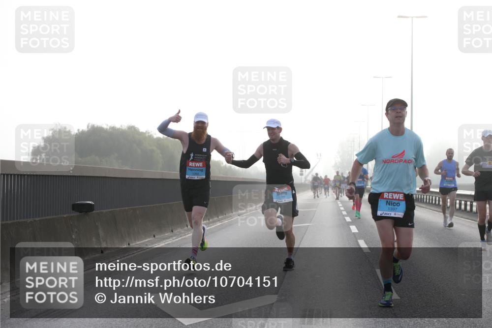 03.10.2026 - Köhlbrandbrückenlauf Jannik Wohlers http://msf.ph/oto/10704151 03.10.2026 09:13:50 Position 3 1392, 2126, 1397 meine-sportfotos.de
