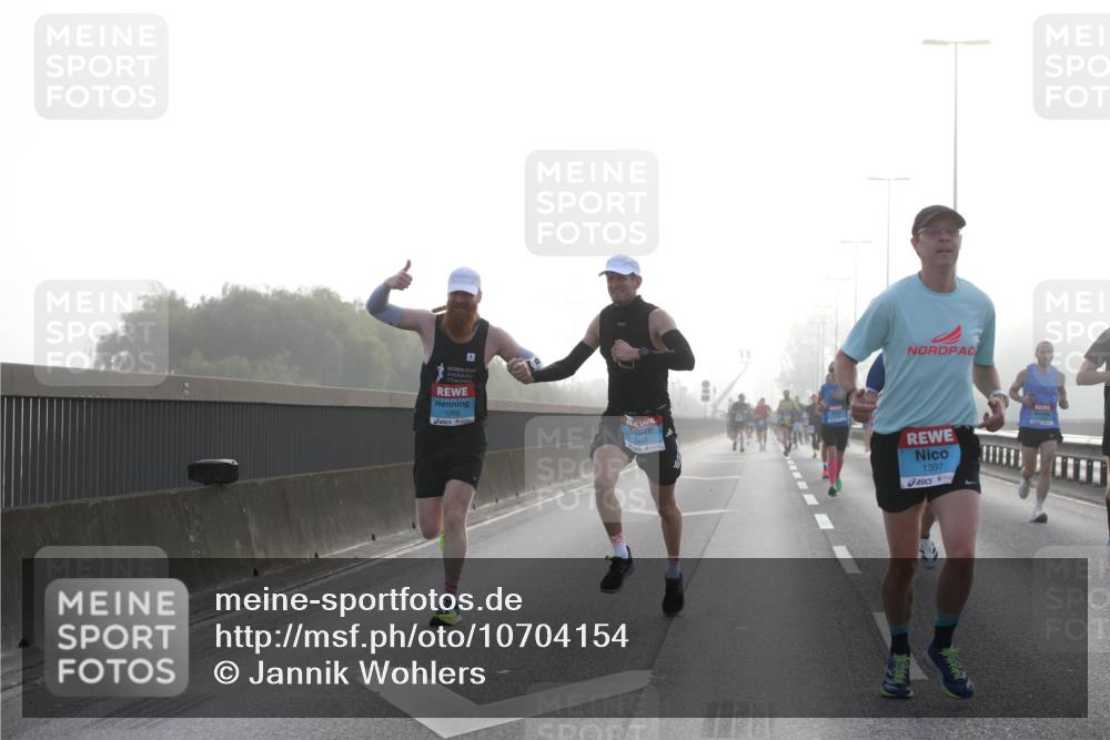 03.10.2026 - Köhlbrandbrückenlauf Jannik Wohlers http://msf.ph/oto/10704154 03.10.2026 09:13:50 Position 3 1392, 1397 meine-sportfotos.de