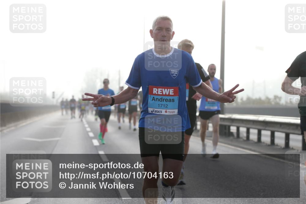 03.10.2026 - Köhlbrandbrückenlauf Jannik Wohlers http://msf.ph/oto/10704163 03.10.2026 09:13:52 Position 3 1712 meine-sportfotos.de