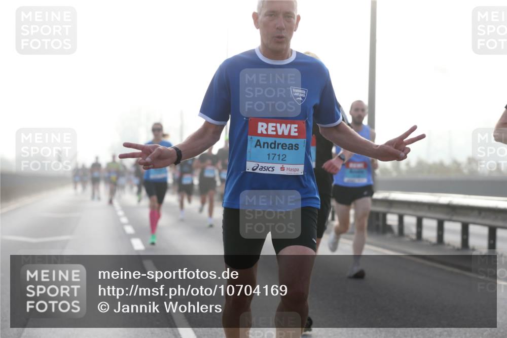 03.10.2026 - Köhlbrandbrückenlauf Jannik Wohlers http://msf.ph/oto/10704169 03.10.2026 09:13:52 Position 3 1712 meine-sportfotos.de