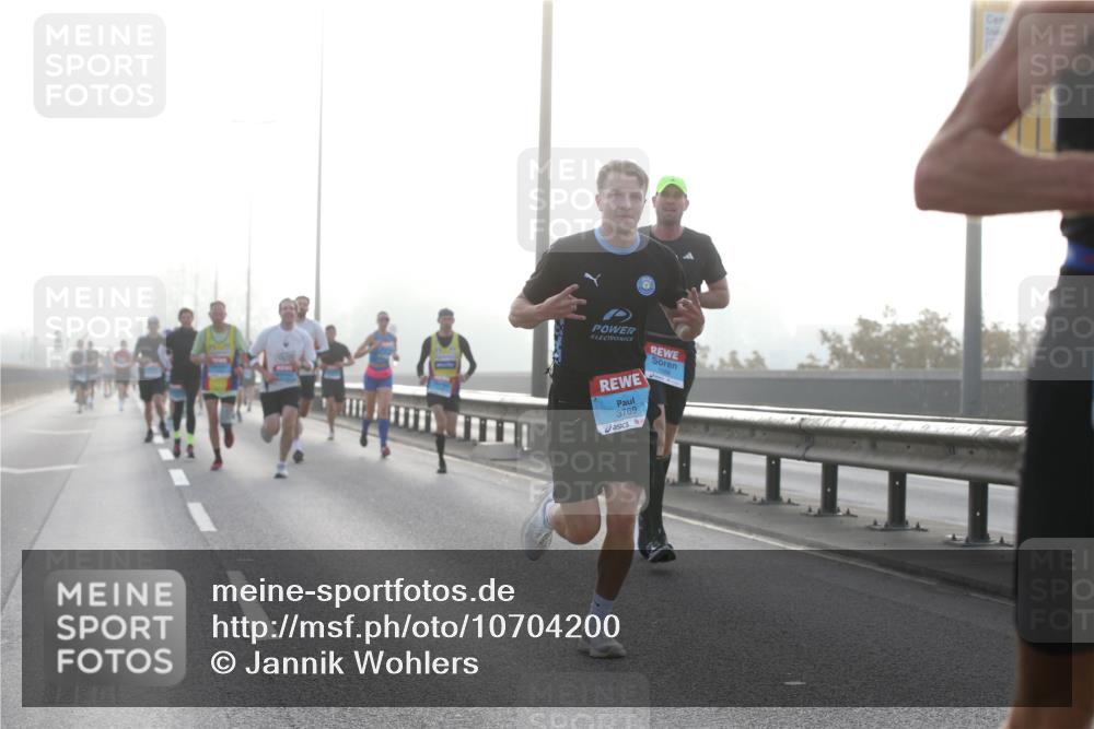 03.10.2026 - Köhlbrandbrückenlauf Jannik Wohlers http://msf.ph/oto/10704200 03.10.2026 09:13:59 Position 3 3769 meine-sportfotos.de