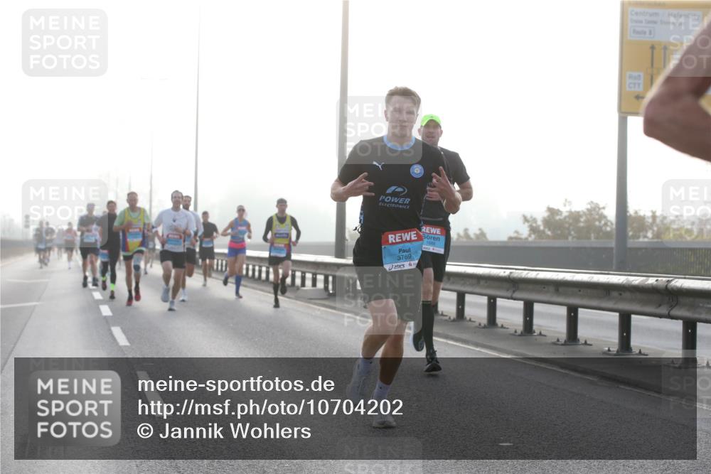 03.10.2026 - Köhlbrandbrückenlauf Jannik Wohlers http://msf.ph/oto/10704202 03.10.2026 09:13:59 Position 3 3769, 1688 meine-sportfotos.de