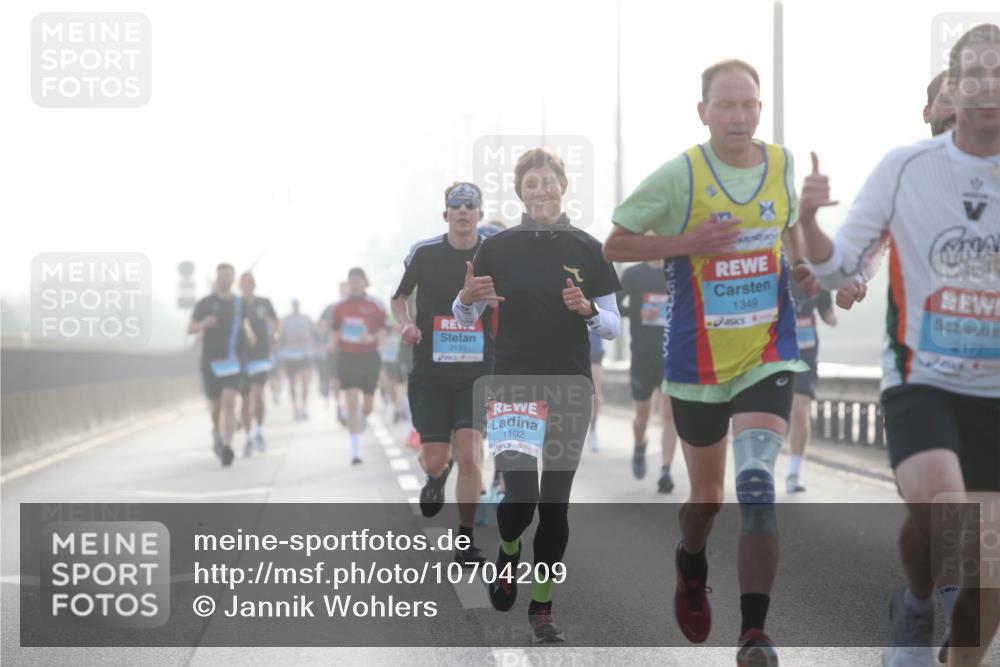 03.10.2026 - Köhlbrandbrückenlauf Jannik Wohlers http://msf.ph/oto/10704209 03.10.2026 09:14:01 Position 3 2133, 4, 1102, 1349, 2177 meine-sportfotos.de