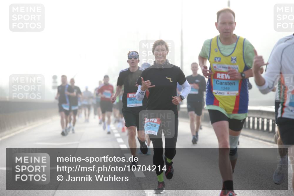 03.10.2026 - Köhlbrandbrückenlauf Jannik Wohlers http://msf.ph/oto/10704214 03.10.2026 09:14:02 Position 3 2133, 102, 522, 1349 meine-sportfotos.de