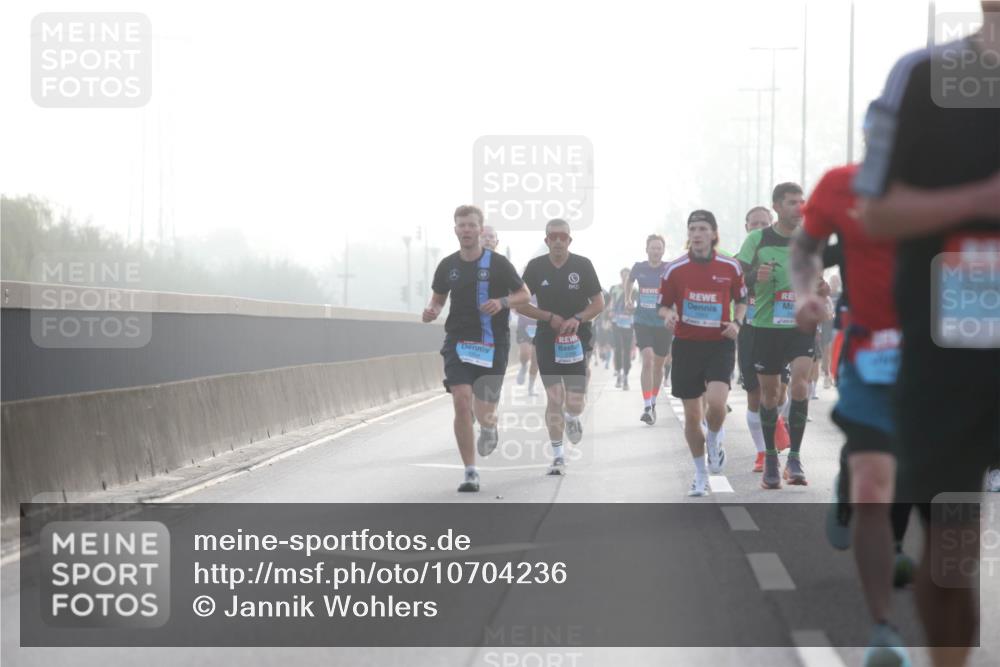 03.10.2026 - Köhlbrandbrückenlauf Jannik Wohlers http://msf.ph/oto/10704236 03.10.2026 09:14:05 Position 3  meine-sportfotos.de