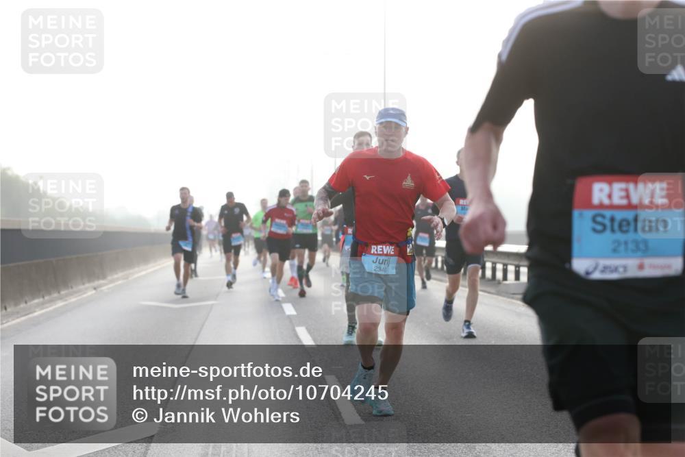 03.10.2026 - Köhlbrandbrückenlauf Jannik Wohlers http://msf.ph/oto/10704245 03.10.2026 09:14:07 Position 3 2340, 2133 meine-sportfotos.de