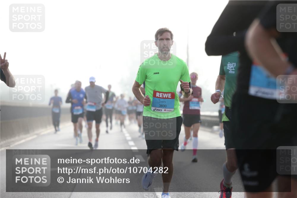 03.10.2026 - Köhlbrandbrückenlauf Jannik Wohlers http://msf.ph/oto/10704282 03.10.2026 09:14:13 Position 3 3830 meine-sportfotos.de