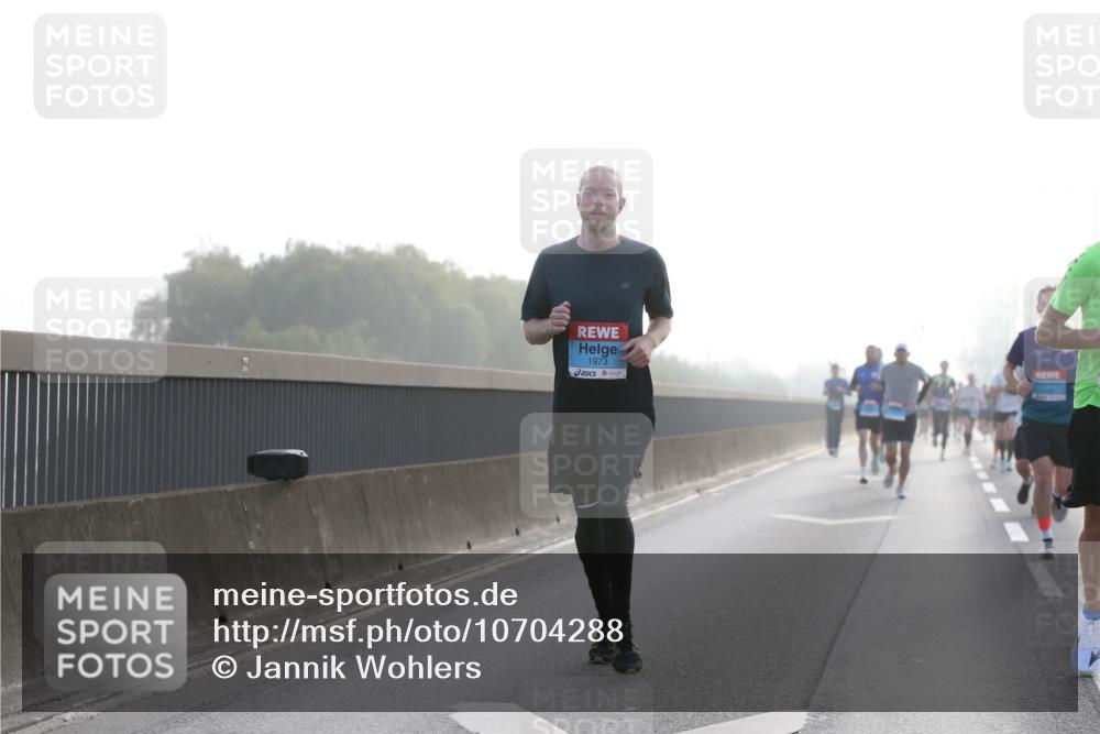 03.10.2026 - Köhlbrandbrückenlauf Jannik Wohlers http://msf.ph/oto/10704288 03.10.2026 09:14:15 Position 3 1973 meine-sportfotos.de