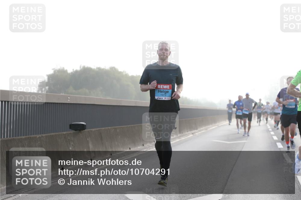 03.10.2026 - Köhlbrandbrückenlauf Jannik Wohlers http://msf.ph/oto/10704291 03.10.2026 09:14:15 Position 3 1973 meine-sportfotos.de