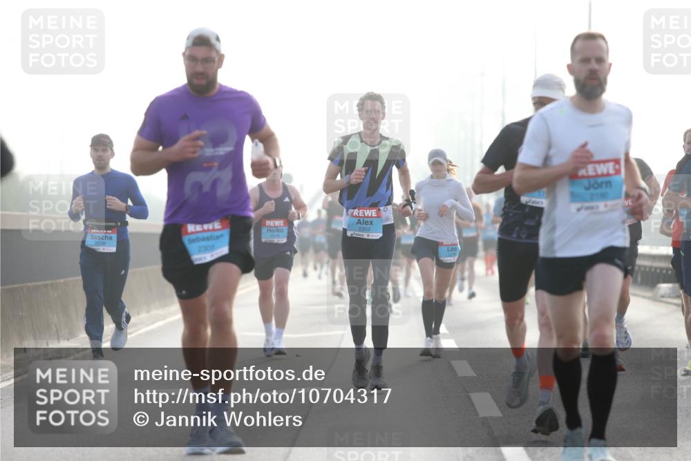 03.10.2026 - Köhlbrandbrückenlauf Jannik Wohlers http://msf.ph/oto/10704317 03.10.2026 09:14:22 Position 3 31, 2238, 2309, 2352, 0, 1234, 2190 meine-sportfotos.de