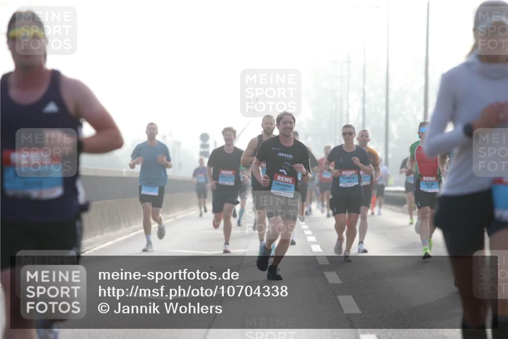 03.10.2026 - Köhlbrandbrückenlauf Jannik Wohlers http://msf.ph/oto/10704338 03.10.2026 09:14:27 Position 3 1421 meine-sportfotos.de