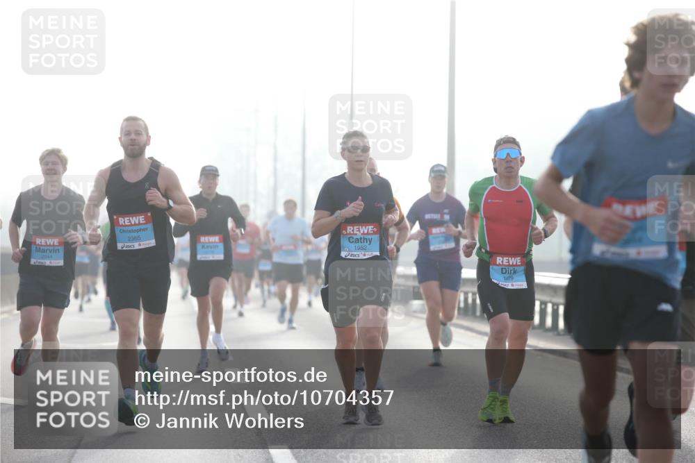 03.10.2026 - Köhlbrandbrückenlauf Jannik Wohlers http://msf.ph/oto/10704357 03.10.2026 09:14:31 Position 3 2044, 2365, 1952, 1479 meine-sportfotos.de