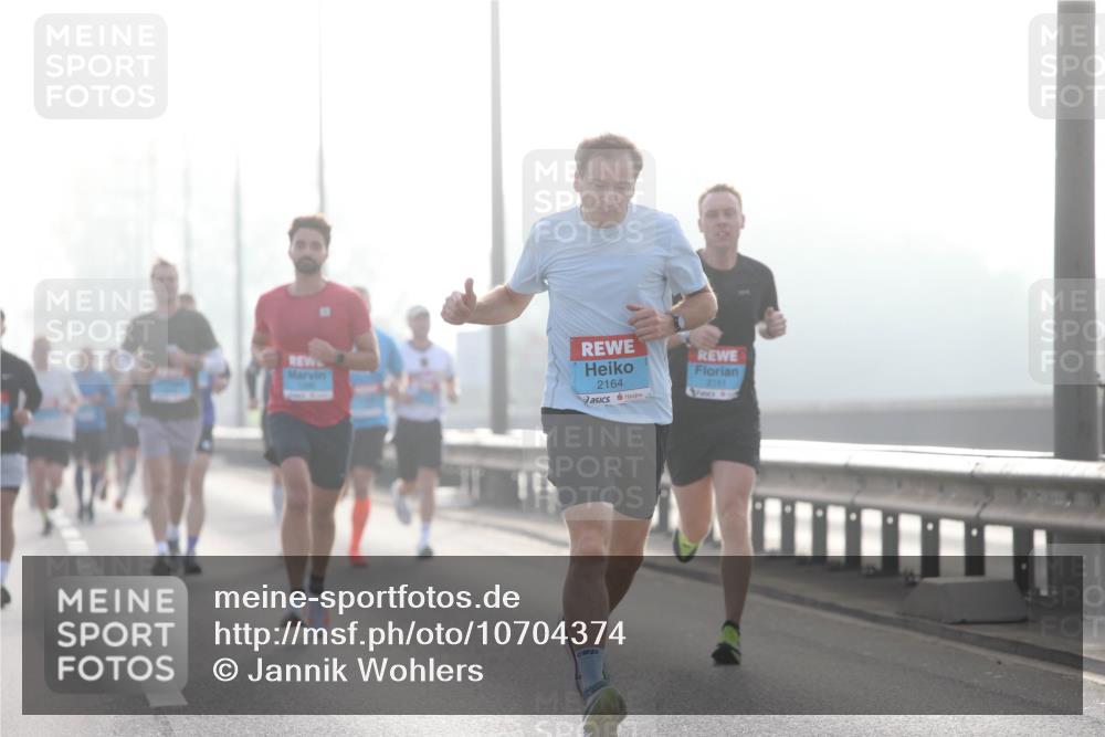 03.10.2026 - Köhlbrandbrückenlauf Jannik Wohlers http://msf.ph/oto/10704374 03.10.2026 09:14:39 Position 3 2164, 2151 meine-sportfotos.de