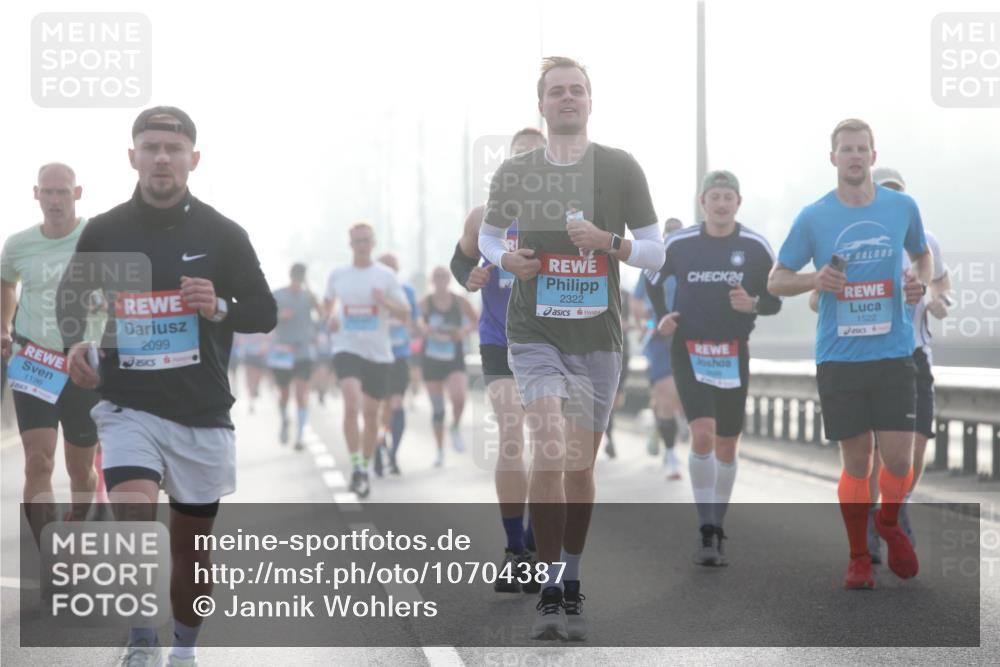 03.10.2026 - Köhlbrandbrückenlauf Jannik Wohlers http://msf.ph/oto/10704387 03.10.2026 09:14:44 Position 3 1196, 2099, 2322, 1522 meine-sportfotos.de