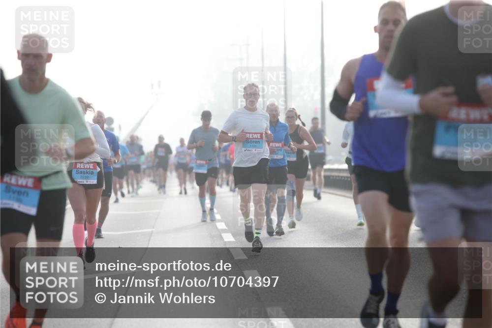 03.10.2026 - Köhlbrandbrückenlauf Jannik Wohlers http://msf.ph/oto/10704397 03.10.2026 09:14:46 Position 3 2239, 1101, 0000000 meine-sportfotos.de