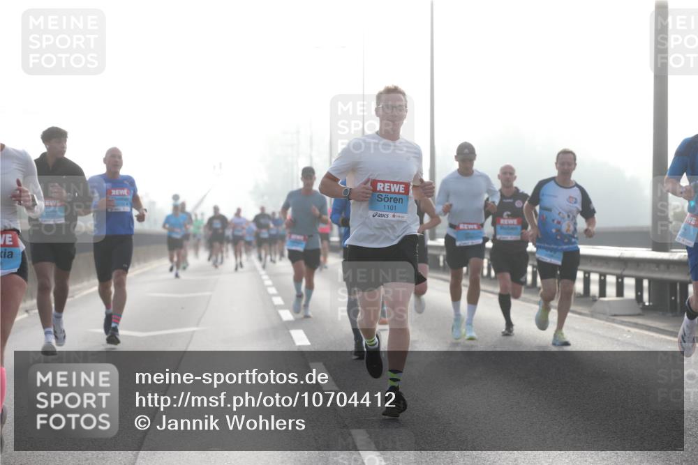 03.10.2026 - Köhlbrandbrückenlauf Jannik Wohlers http://msf.ph/oto/10704412 03.10.2026 09:14:50 Position 3 1101, 3747 meine-sportfotos.de