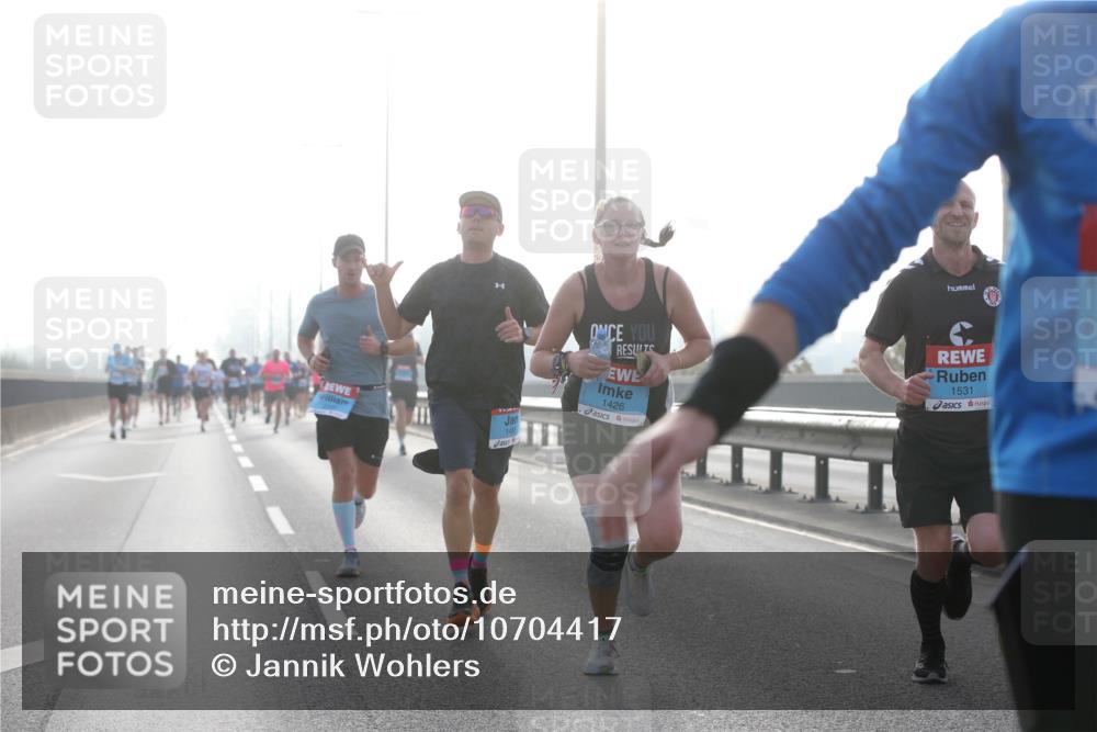 03.10.2026 - Köhlbrandbrückenlauf Jannik Wohlers http://msf.ph/oto/10704417 03.10.2026 09:14:54 Position 3 1426, 1531 meine-sportfotos.de