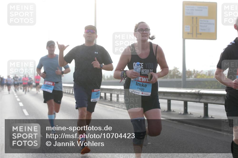 03.10.2026 - Köhlbrandbrückenlauf Jannik Wohlers http://msf.ph/oto/10704423 03.10.2026 09:14:55 Position 3 1426, 1466 meine-sportfotos.de