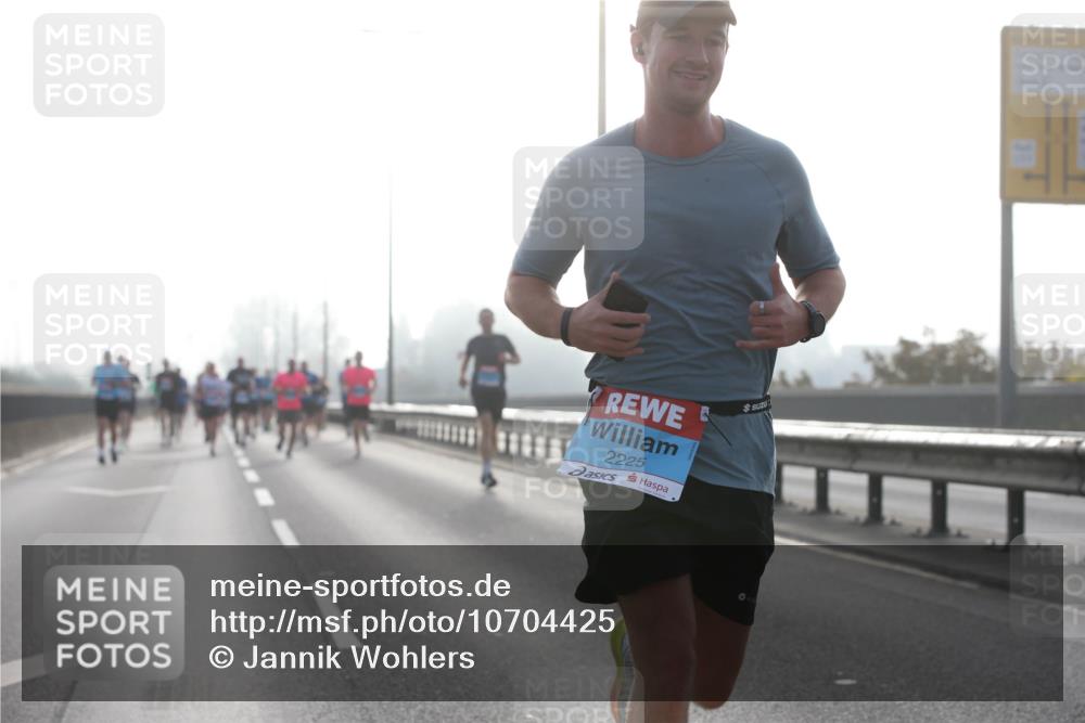 03.10.2026 - Köhlbrandbrückenlauf Jannik Wohlers http://msf.ph/oto/10704425 03.10.2026 09:14:57 Position 3 2225 meine-sportfotos.de