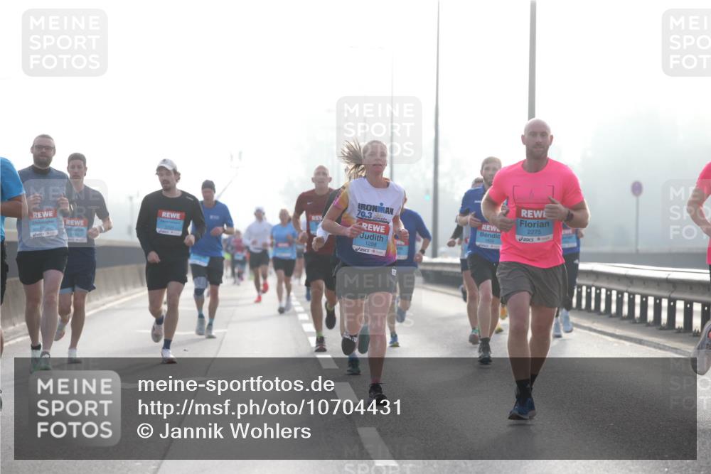 03.10.2026 - Köhlbrandbrückenlauf Jannik Wohlers http://msf.ph/oto/10704431 03.10.2026 09:15:01 Position 3 1355, 70, 3, 1298, 2275 meine-sportfotos.de