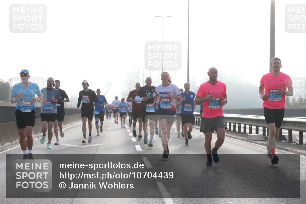 03.10.2026 - Köhlbrandbrückenlauf Jannik Wohlers http://msf.ph/oto/10704439 03.10.2026 09:15:02 Position 3 1262, 10, 3, 1298, 2275, 1941 meine-sportfotos.de